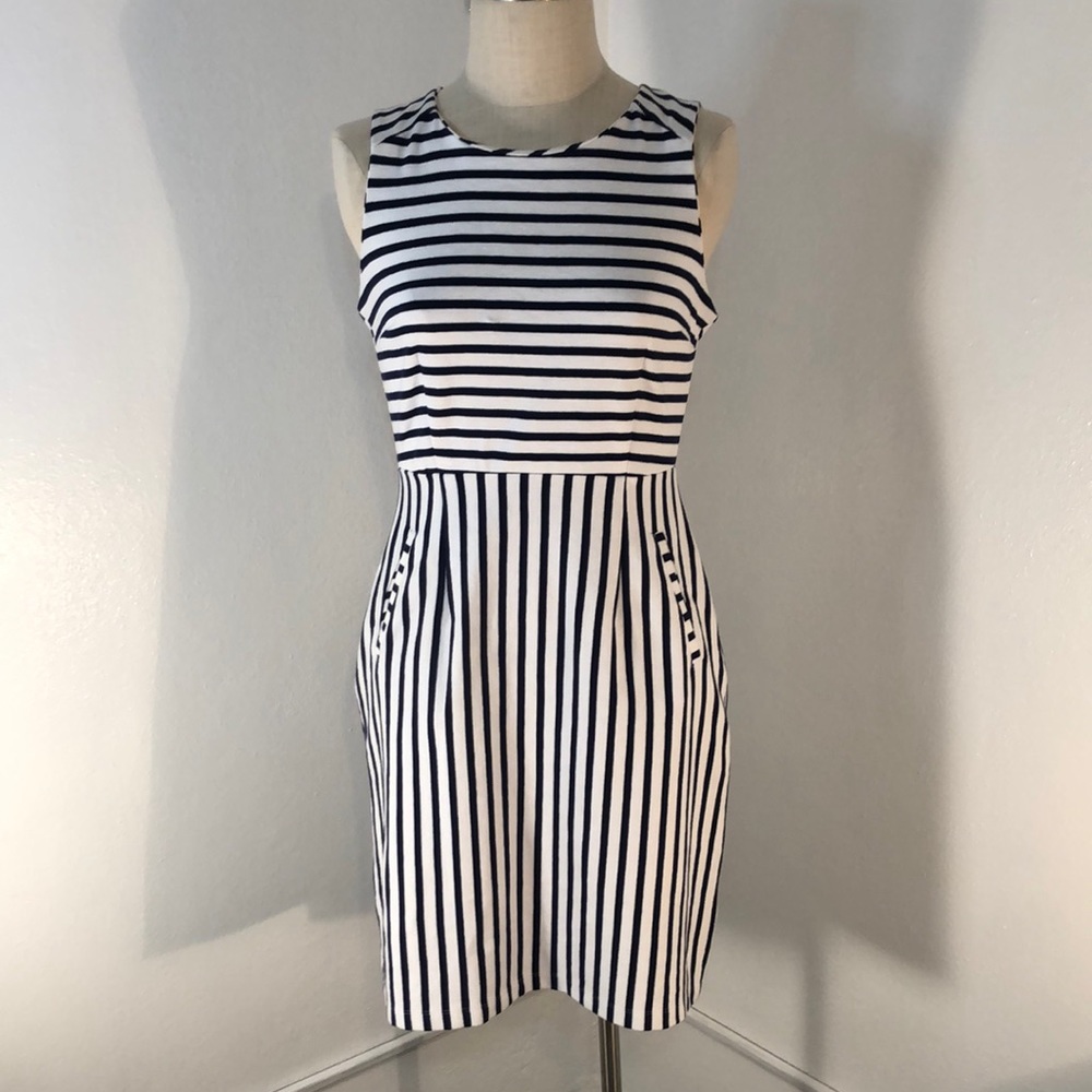 Old Navy sleeveless dress size medium